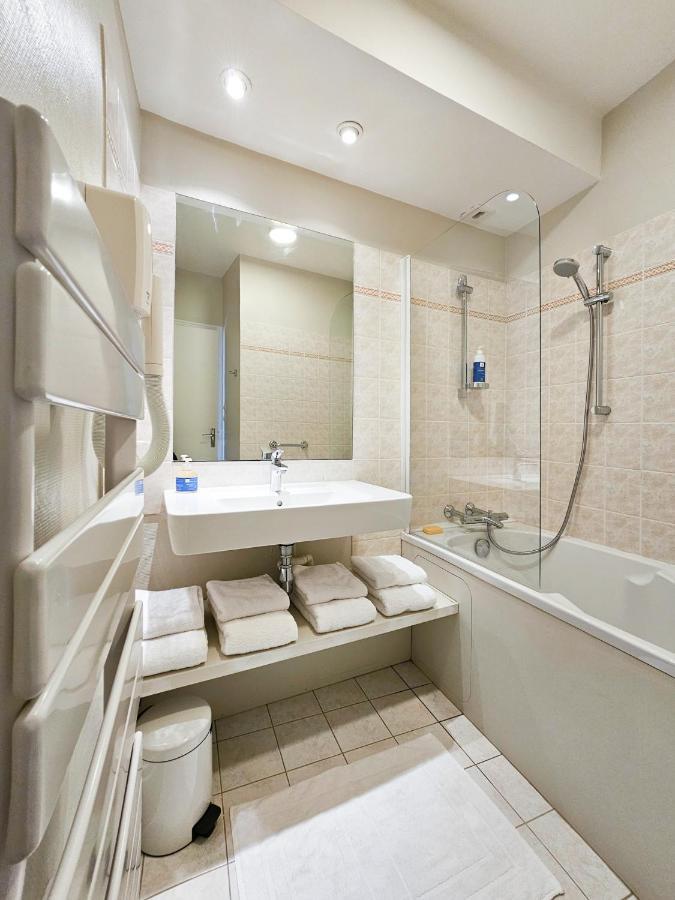 Bel Appartement, Bien Equipe Et Confortable Dans Le Centre Historique Фужер Екстер'єр фото