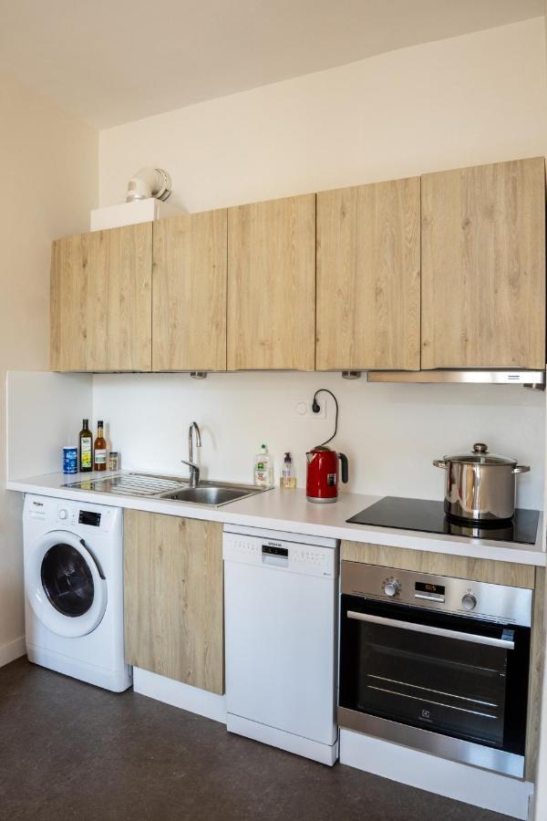 Bel Appartement, Bien Equipe Et Confortable Dans Le Centre Historique Фужер Екстер'єр фото