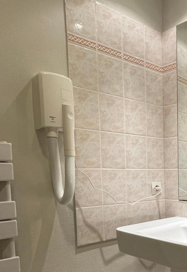 Bel Appartement, Bien Equipe Et Confortable Dans Le Centre Historique Фужер Екстер'єр фото